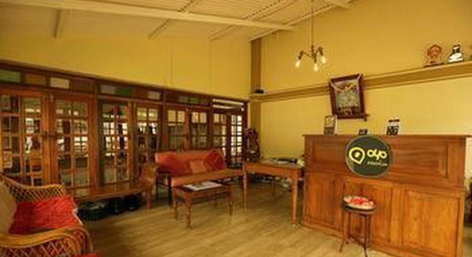 OYO Premium Heritage Stays Charing Cross Ooty