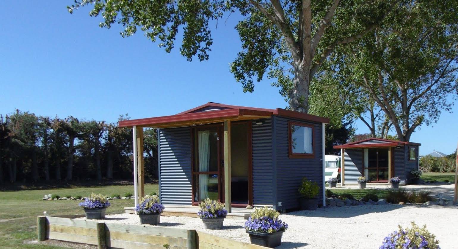 Glenavys Waitaki River Motor Camp Caravan Park Glenavy