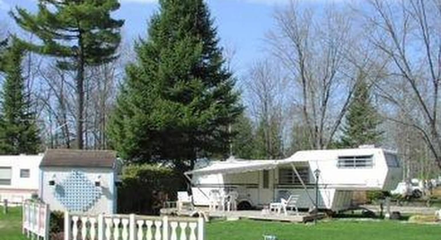 JellEBean Campground and Trailers Wasaga Plajı