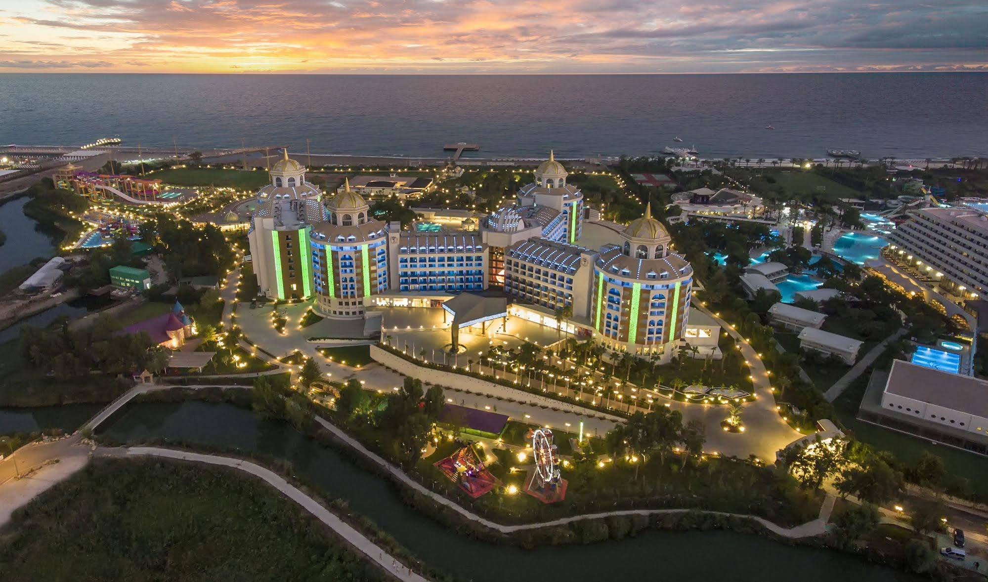 Delphin BE Grand Resort Güzeloba Mahallesi