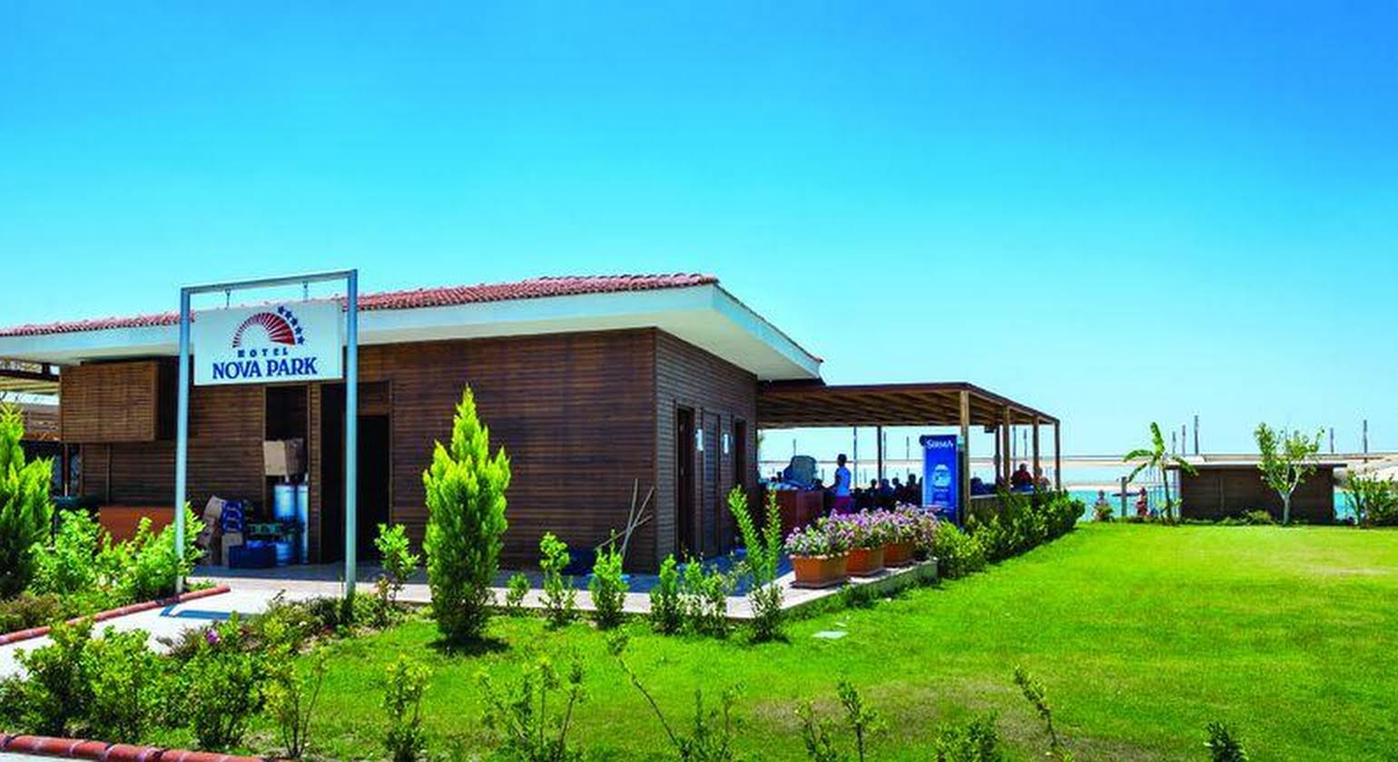 Nova Park Hotel Side