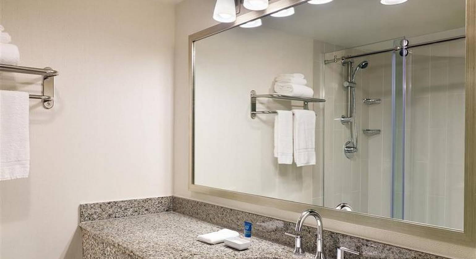 Four Points by Sheraton Bellingham Hotel & Conference Center