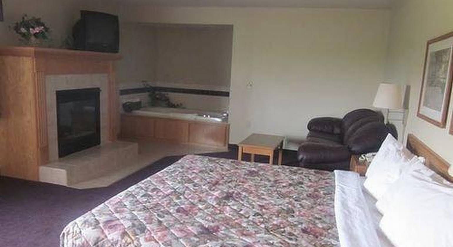 FairBridge Inn & Suites in Thorp, WI Thorp